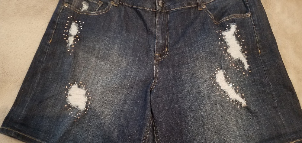 Lane Bryant Destructed Denim Shorts sz 20